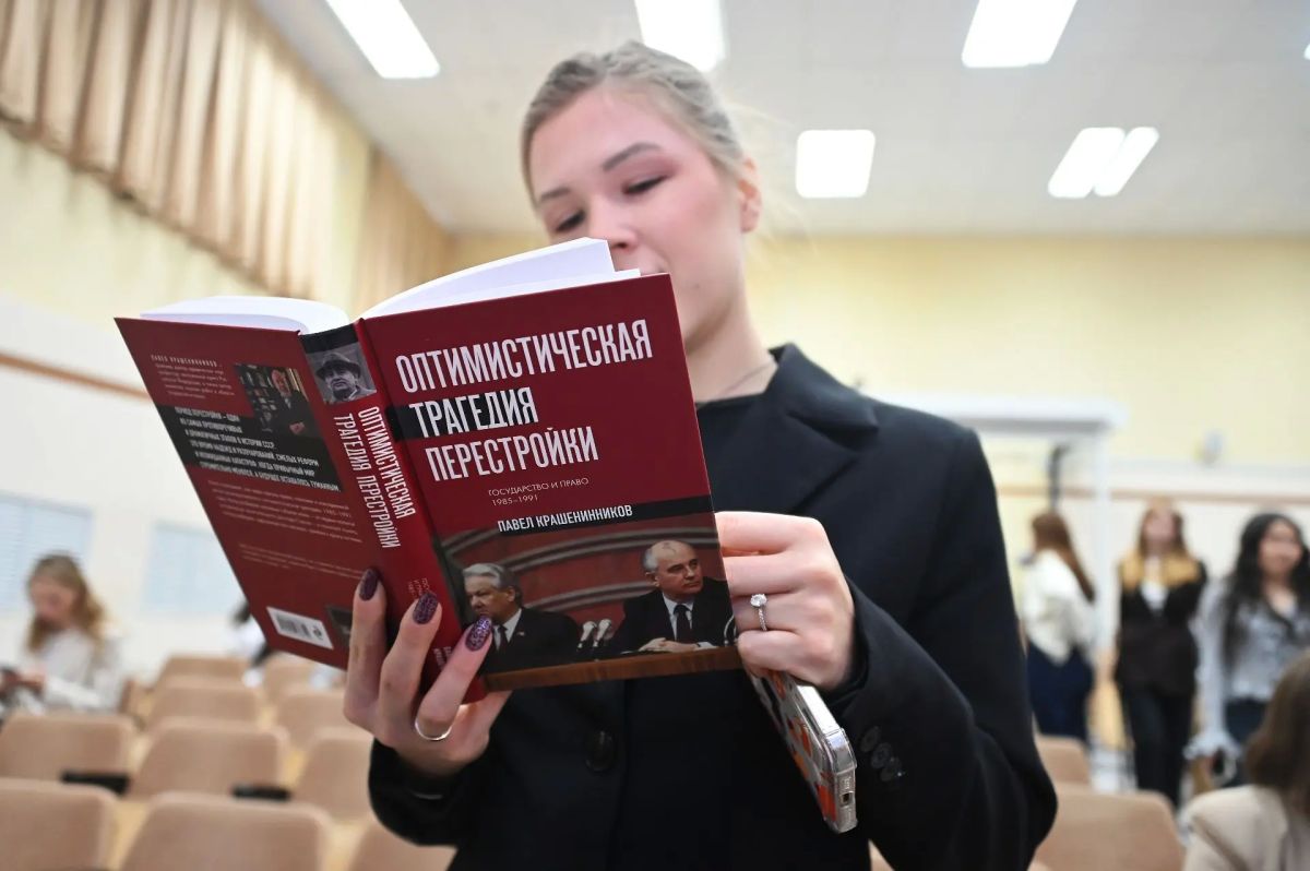 Павел Крашенинников представил в Екатеринбурге книгу о перестройке Павел Крашенинников представил в Екатеринбурге книгу о перестройке