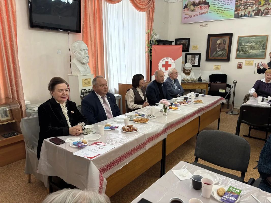 #ОтПервогоЛица. Сегодня встретилась с ветеранами здравоохранения Свердловской области #ОтПервогоЛица. Сегодня встретилась с ветеранами здравоохранения Свердловской области