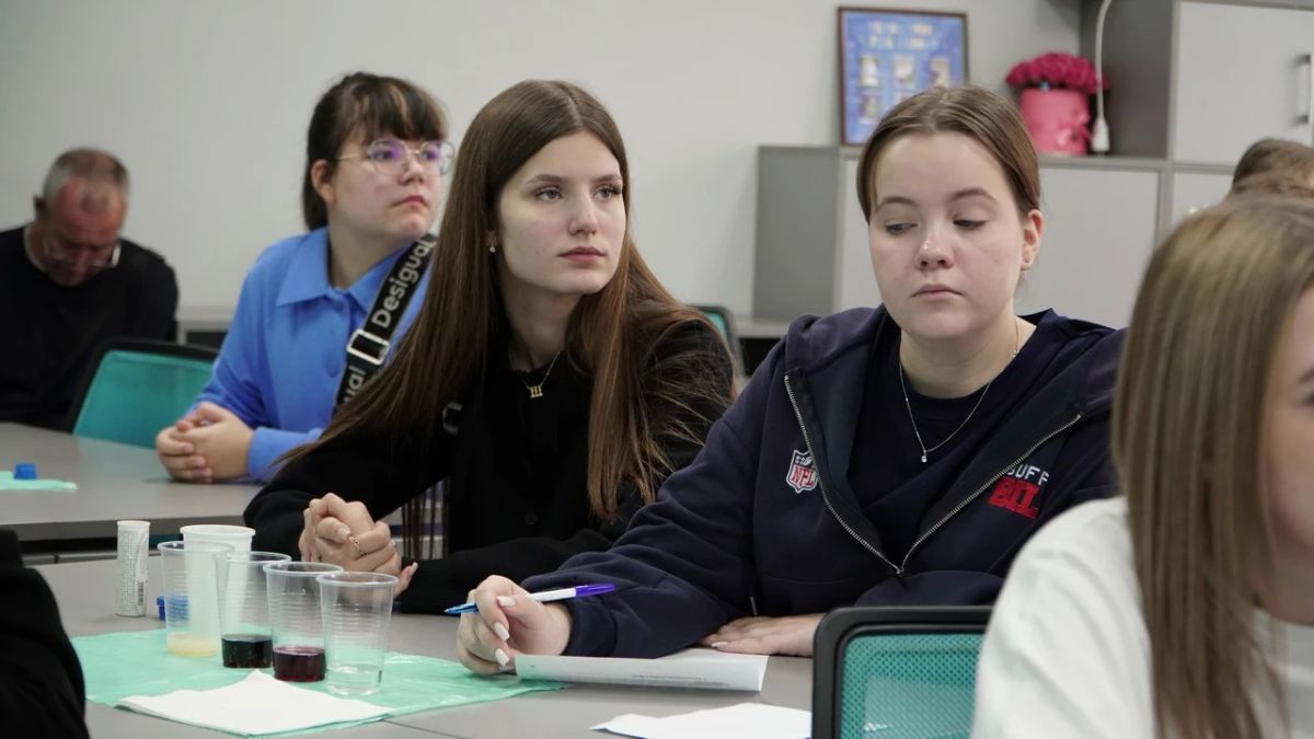 175 школьников приняли участие в открытии психолого-педагогических классов на Среднем Урале 175 школьников приняли участие в открытии психолого-педагогических классов на Среднем Урале