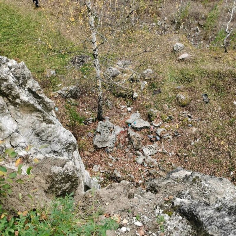Подросток сорвался со скалы в Кунгуре