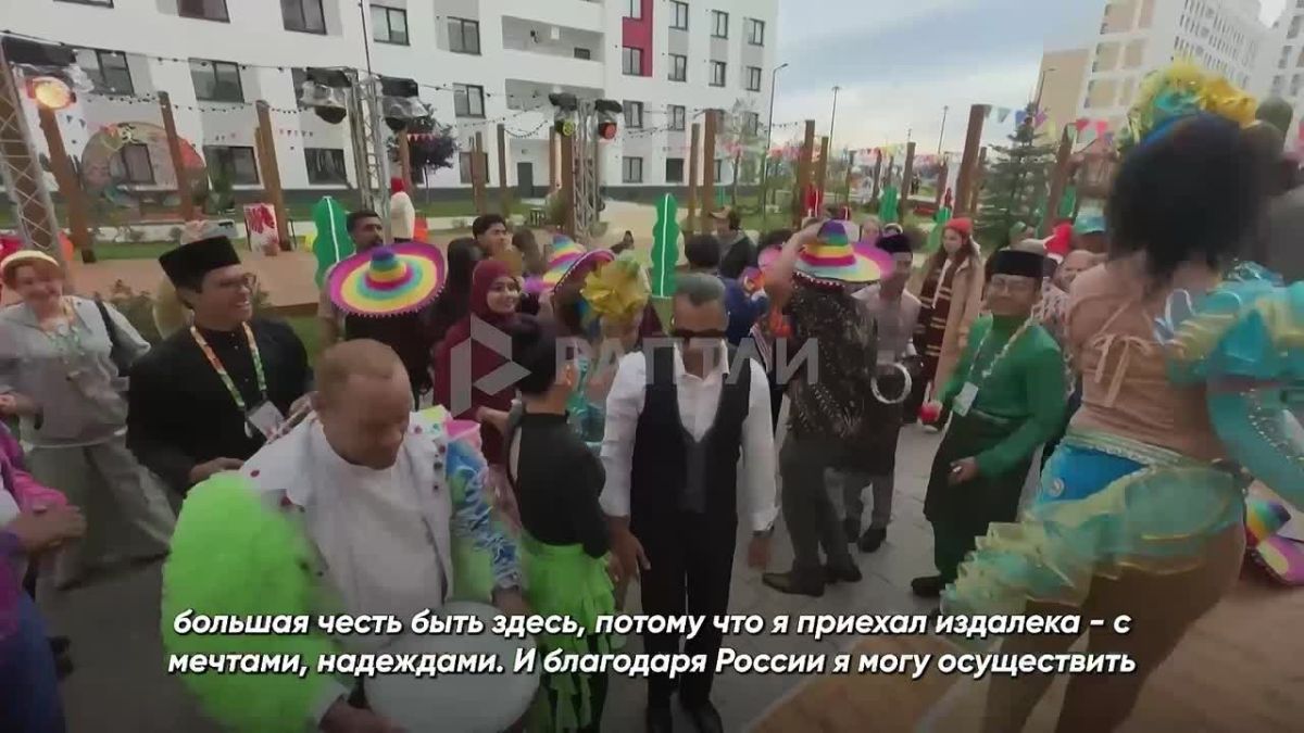 «С днем рождения, Владимир Путин!»: студенты из стран Латинской Америки ярко поздравили президента России!