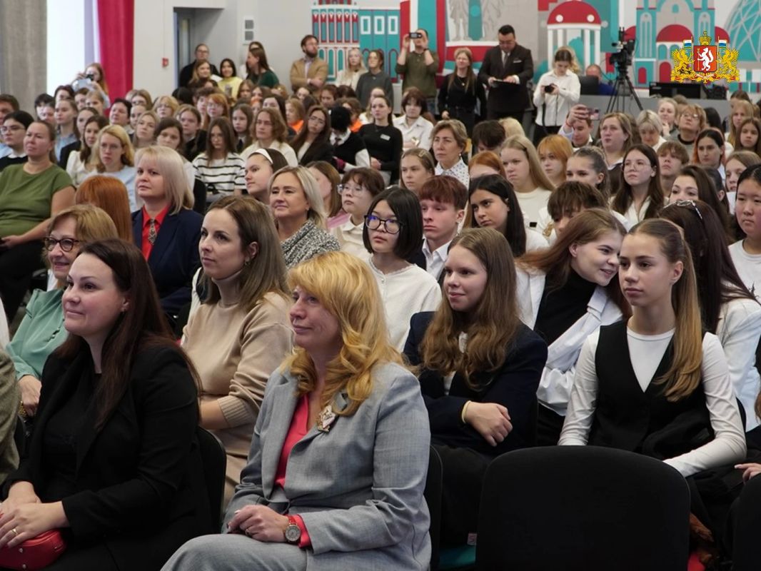 Знакомство с профессией учителя Знакомство с профессией учителя