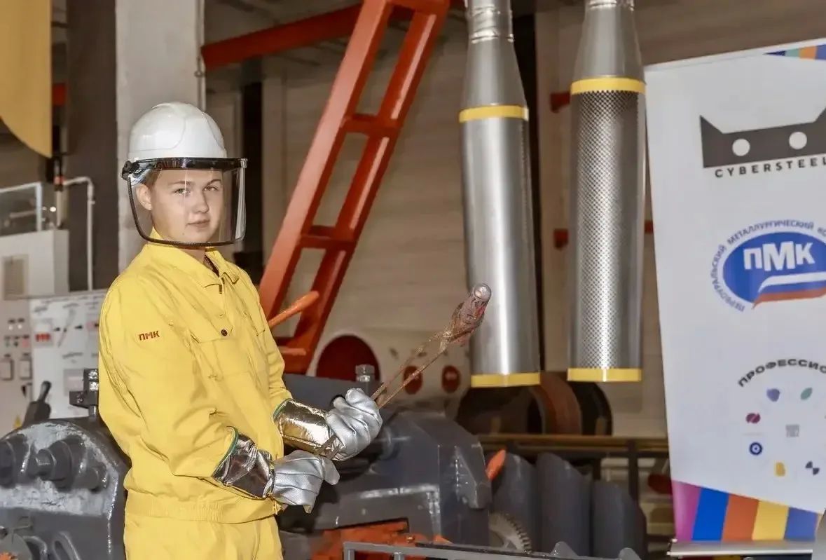 Денис Паслер: В этом году в учреждениях среднего профессионального образования Свердловской области мы открываем семь новых кластеров федерального проекта «Профессионалитет», которые будут готовить специалистов для... Денис Паслер: В этом году в учреждениях среднего профессионального образования Свердловской области мы открываем семь новых кластеров федерального проекта «Профессионалитет», которые будут готовить специалистов для...
