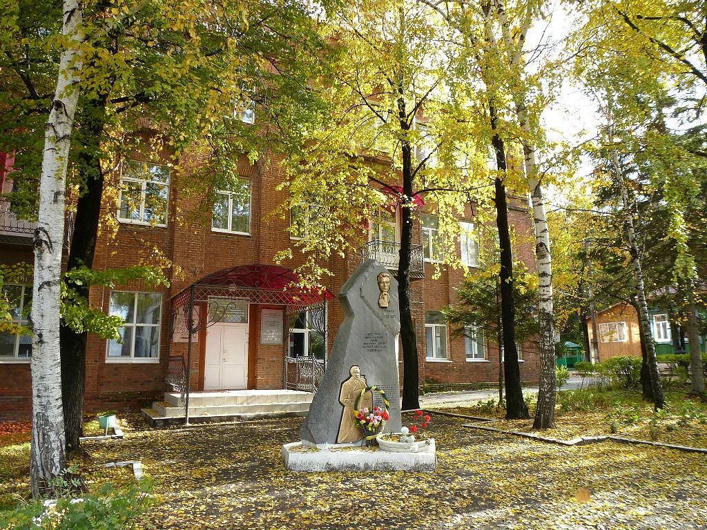 Денис Паслер назначил 30 стипендий лучшим студентам рабочих профессий Денис Паслер назначил 30 стипендий лучшим студентам рабочих профессий