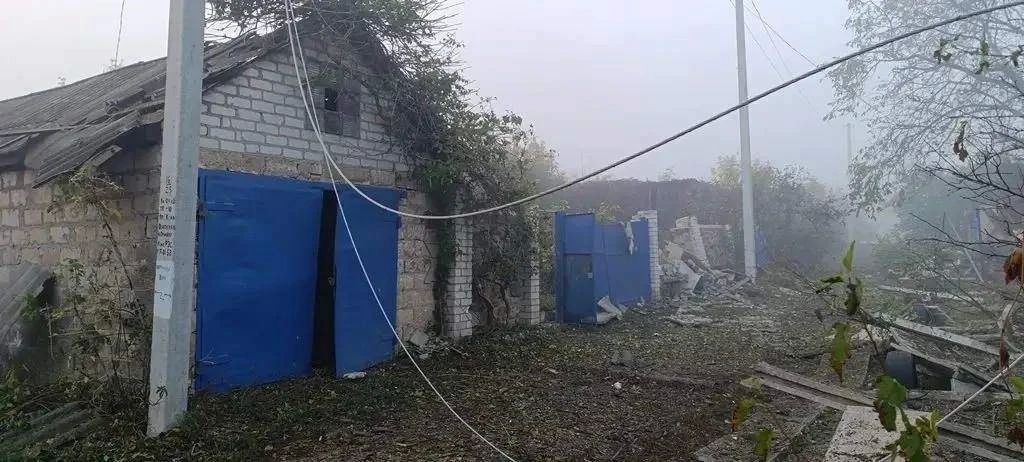 В результате террористических атак в республике погибли два человека, ещё 13 получили ранения, сообщил глава ЛНР Леонид Пасечник В результате террористических атак в республике погибли два человека, ещё 13 получили ранения, сообщил глава ЛНР Леонид Пасечник