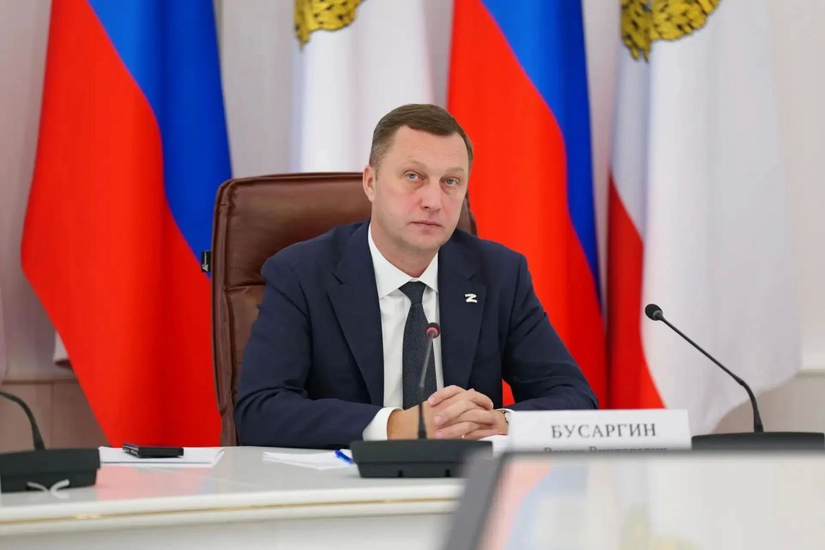 Губернатор Саратовской области Роман Бусаргин провел постоянно действующее совещание с зампредами Правительства, министрами и руководителями ведомств, а также главами районов