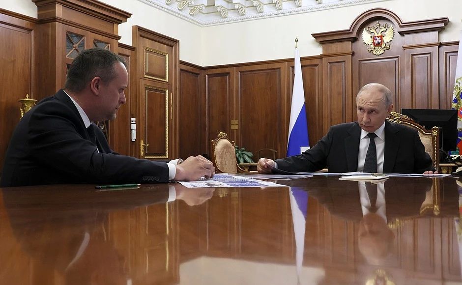 Президенту Путину рассказали о беспилотных грузовиках, едущих до Челябинска