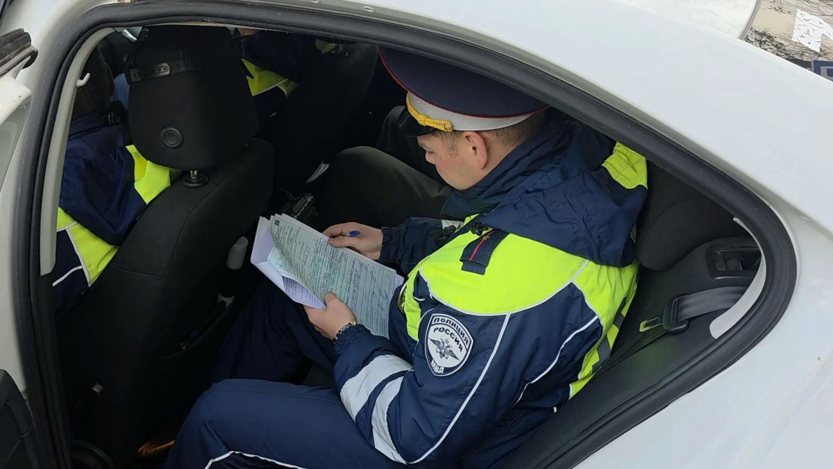 12 суток ареста назначили водителю за игнорирование требований автоинспекторов устранить тонировку 12 суток ареста назначили водителю за игнорирование требований автоинспекторов устранить тонировку