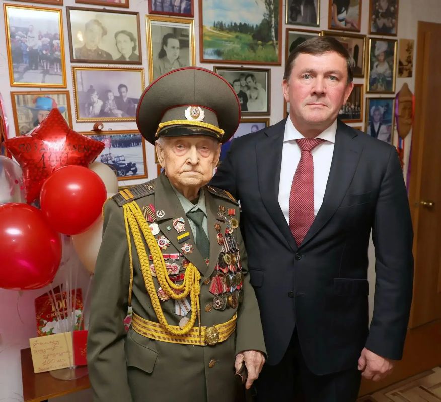Ветеран Великой Отечественной войны Александр Федин отметил 100-летний юбилей Ветеран Великой Отечественной войны Александр Федин отметил 100-летний юбилей