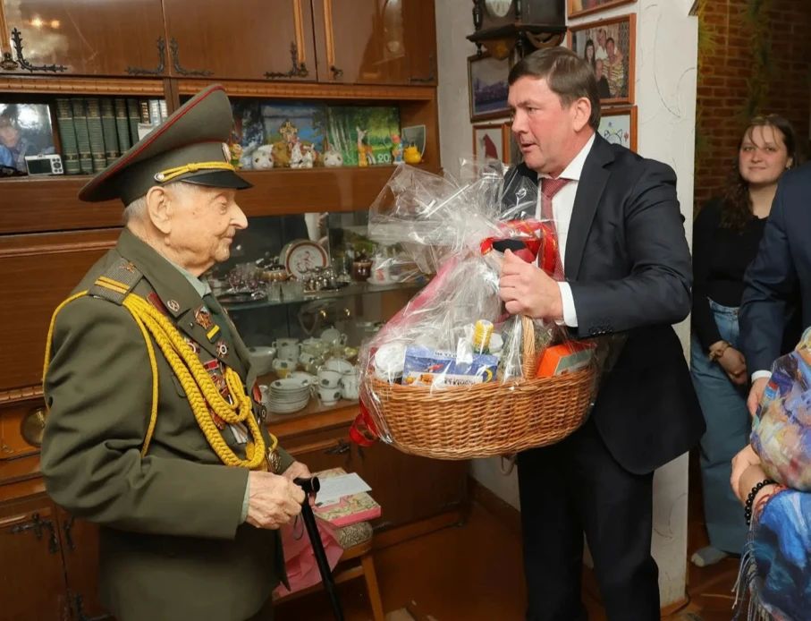 Ветеран Великой Отечественной войны Александр Федин отметил 100-летний юбилей Ветеран Великой Отечественной войны Александр Федин отметил 100-летний юбилей