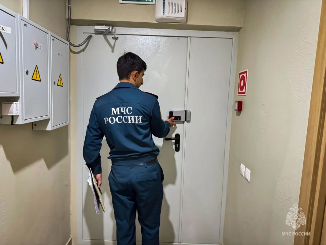 Безопасность под пристальным вниманием специалистов МЧС России Безопасность под пристальным вниманием специалистов МЧС России