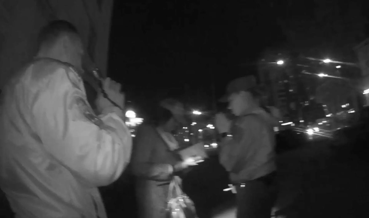 Африканку с запрещенным веществом задержали полицейские в Екатеринбурге Африканку с запрещенным веществом задержали полицейские в Екатеринбурге