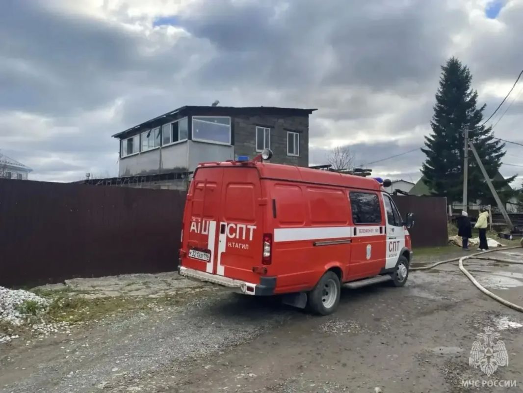 Два человека погибли при пожаре в частном доме в Нижнем Тагиле Два человека погибли при пожаре в частном доме в Нижнем Тагиле