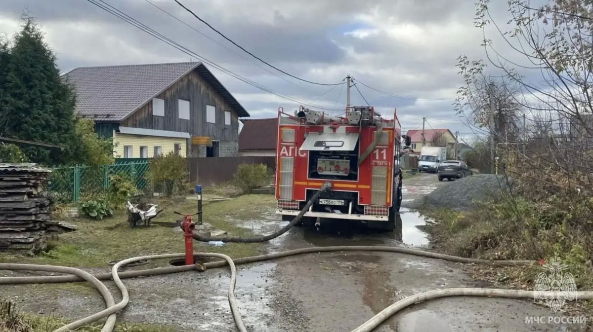 В Нижнем Тагиле при пожаре в частном доме погибли два человека В Нижнем Тагиле при пожаре в частном доме погибли два человека