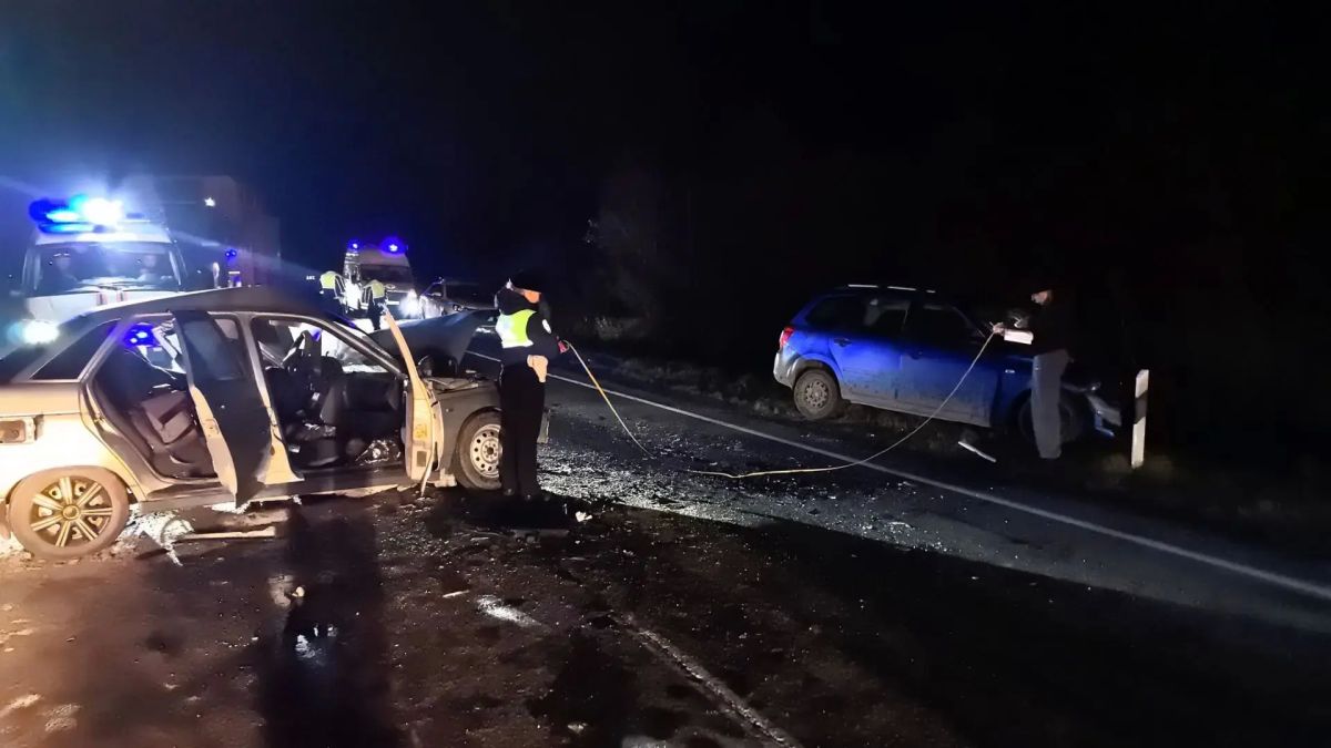 Автоинспекторы выясняют обстоятельства смертельного ДТП вблизи Нижнего Тагила Автоинспекторы выясняют обстоятельства смертельного ДТП вблизи Нижнего Тагила