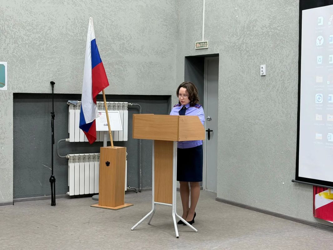 Сотрудники следственного управления СК России по Свердловской области провели профилактическое мероприятие для кадет Сотрудники следственного управления СК России по Свердловской области провели профилактическое мероприятие для кадет