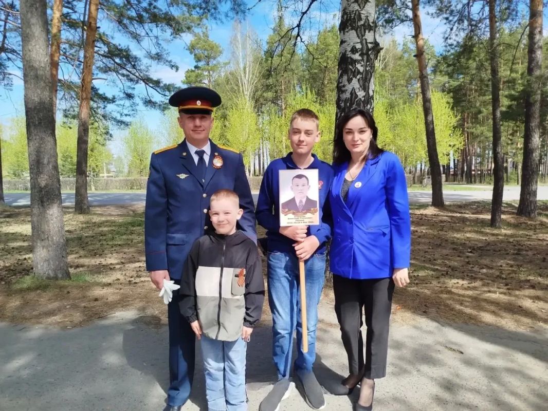 Сотрудники и ветераны ИК-26 приняли участие в фотовыставке «Верность долгу, верность Родине!» Сотрудники и ветераны ИК-26 приняли участие в фотовыставке «Верность долгу, верность Родине!»