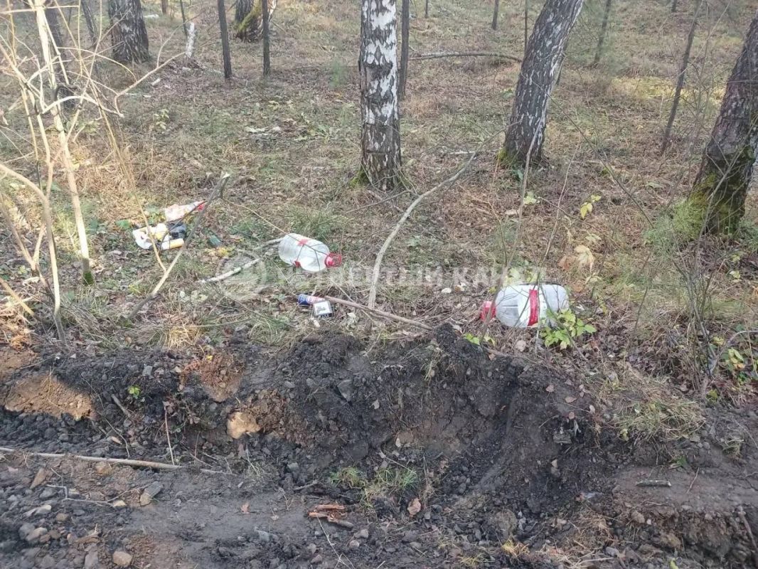 Показываем, во что фуры превратили дорогу под Екатеринбургом
