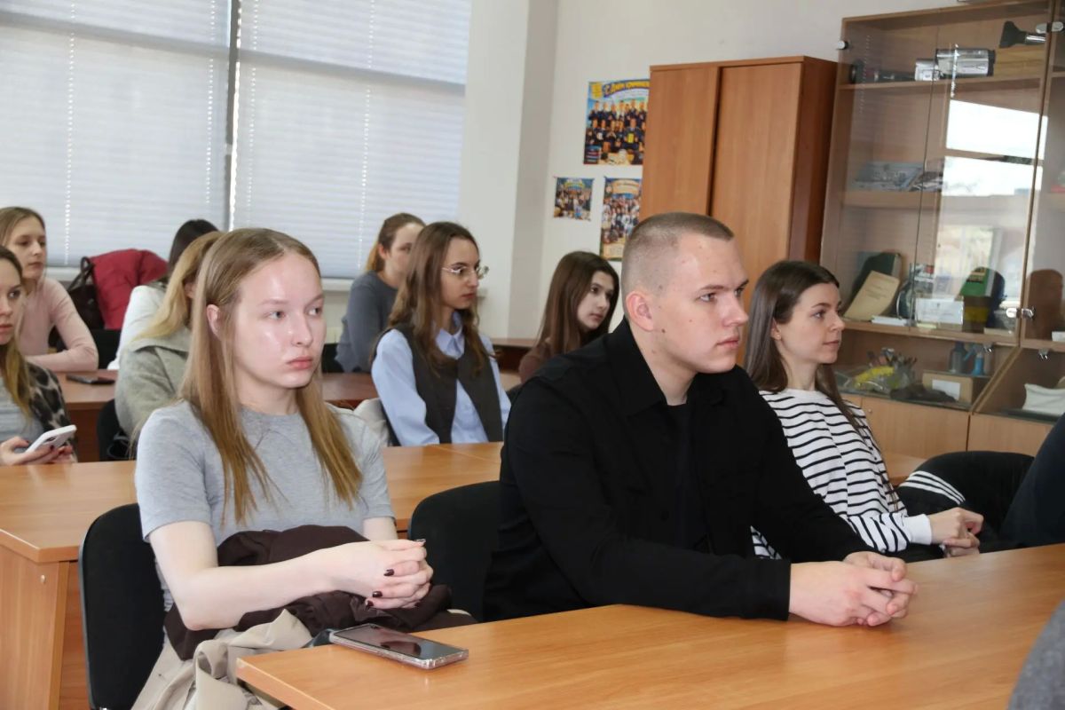 Следственным управлением проведена экскурсия для студентов в музее следствия и в учебном классе отдела криминалистики Следственным управлением проведена экскурсия для студентов в музее следствия и в учебном классе отдела криминалистики