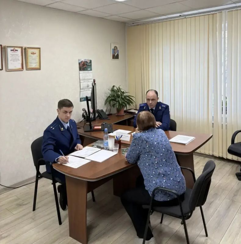 Сегодня, 28 октября 2026 года, прокурор Свердловской области Борис Крылов провёл личный приём жителей муниципального округа Первоуральск
