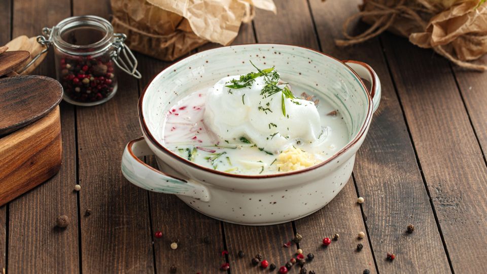 И никакого кефира: шеф-повар раскрыл рецепт классической советской окрошки