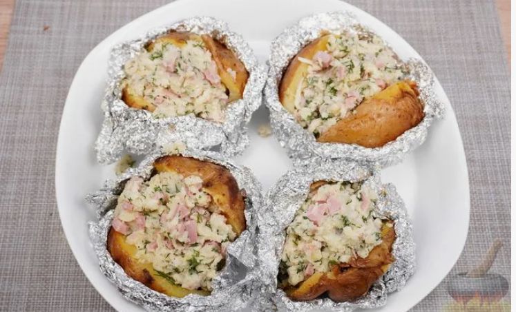 Крошка-картошка с ветчиной и сыром: уютный рецепт для всей семьи