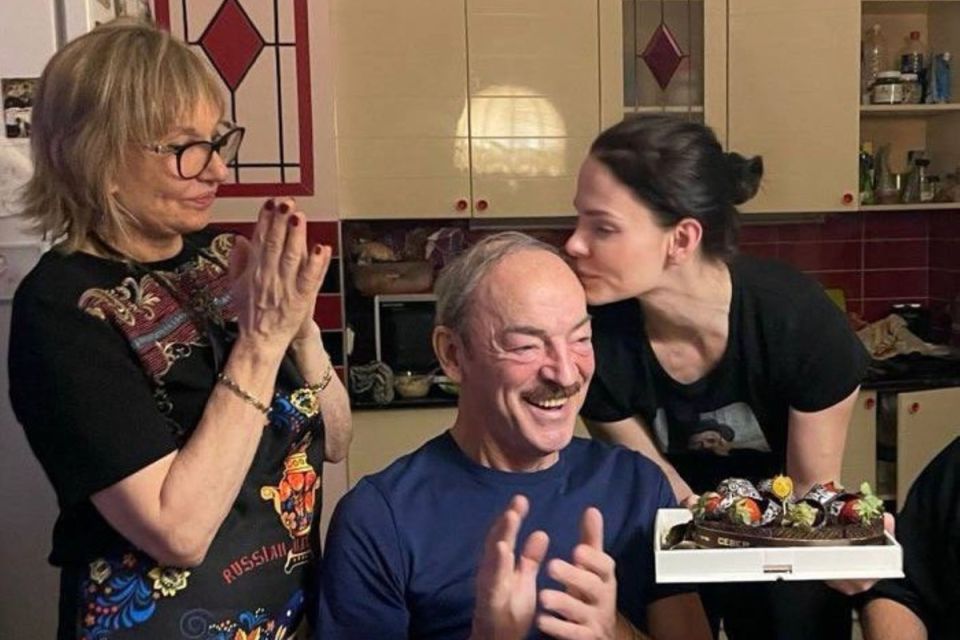 Елизавета Боярская трогательно поздравила отца с днем рождения и поделилась семейным счастьем