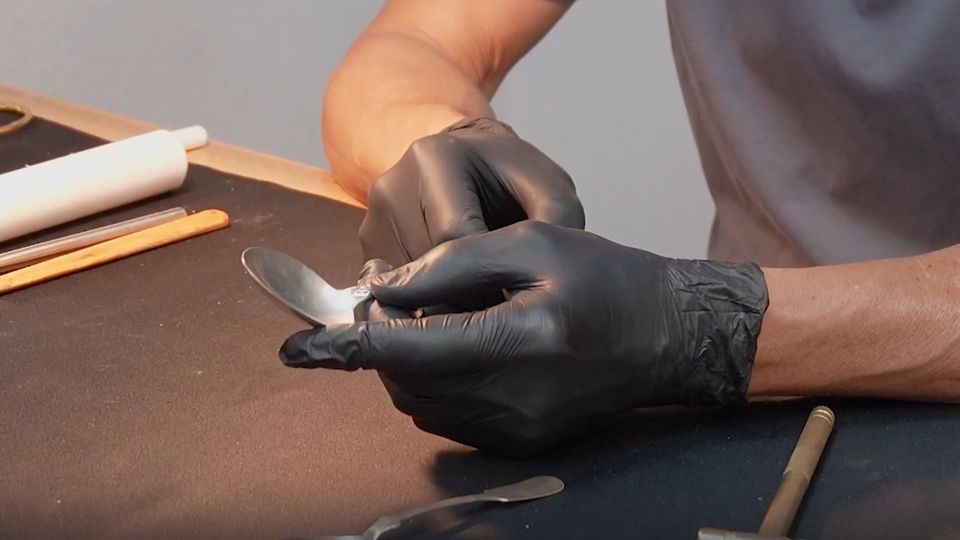 Блеск Фаберже: Как вернуть жизнь старым столовым приборам и заработать на них